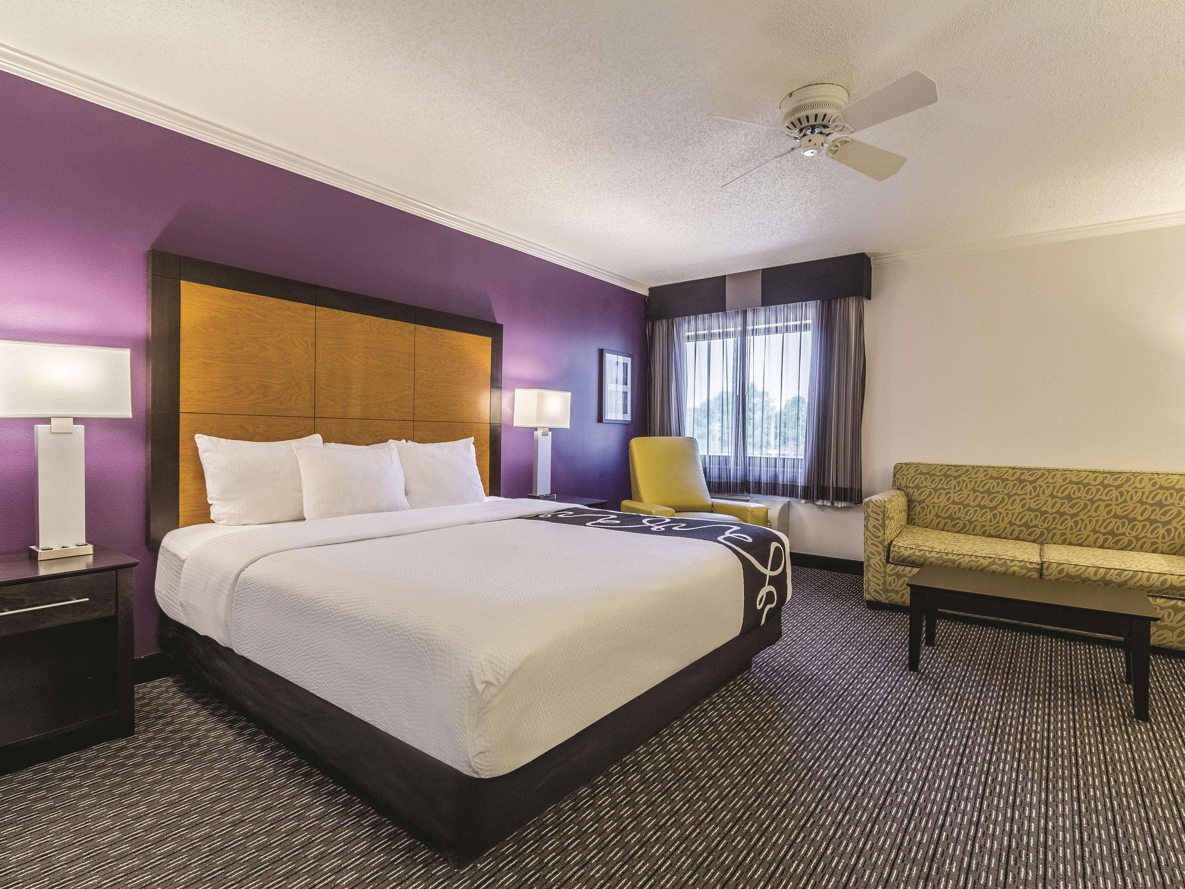 Hotel La Quinta By Wyndham Cleveland - Airport North Zewnętrze zdjęcie