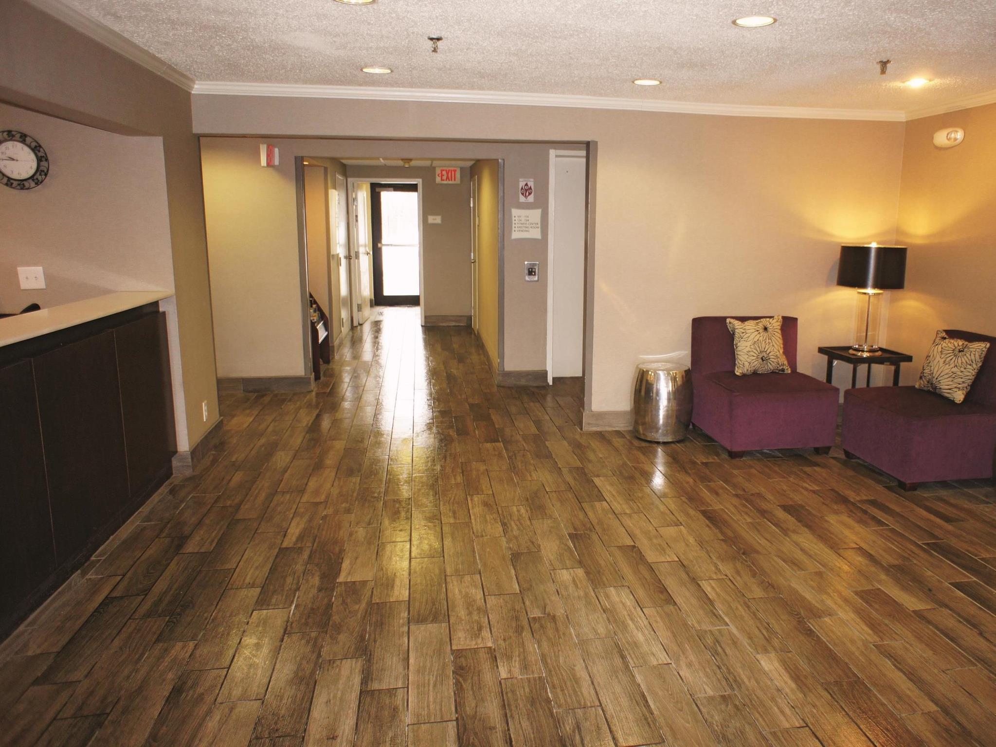 Hotel La Quinta By Wyndham Cleveland - Airport North Zewnętrze zdjęcie