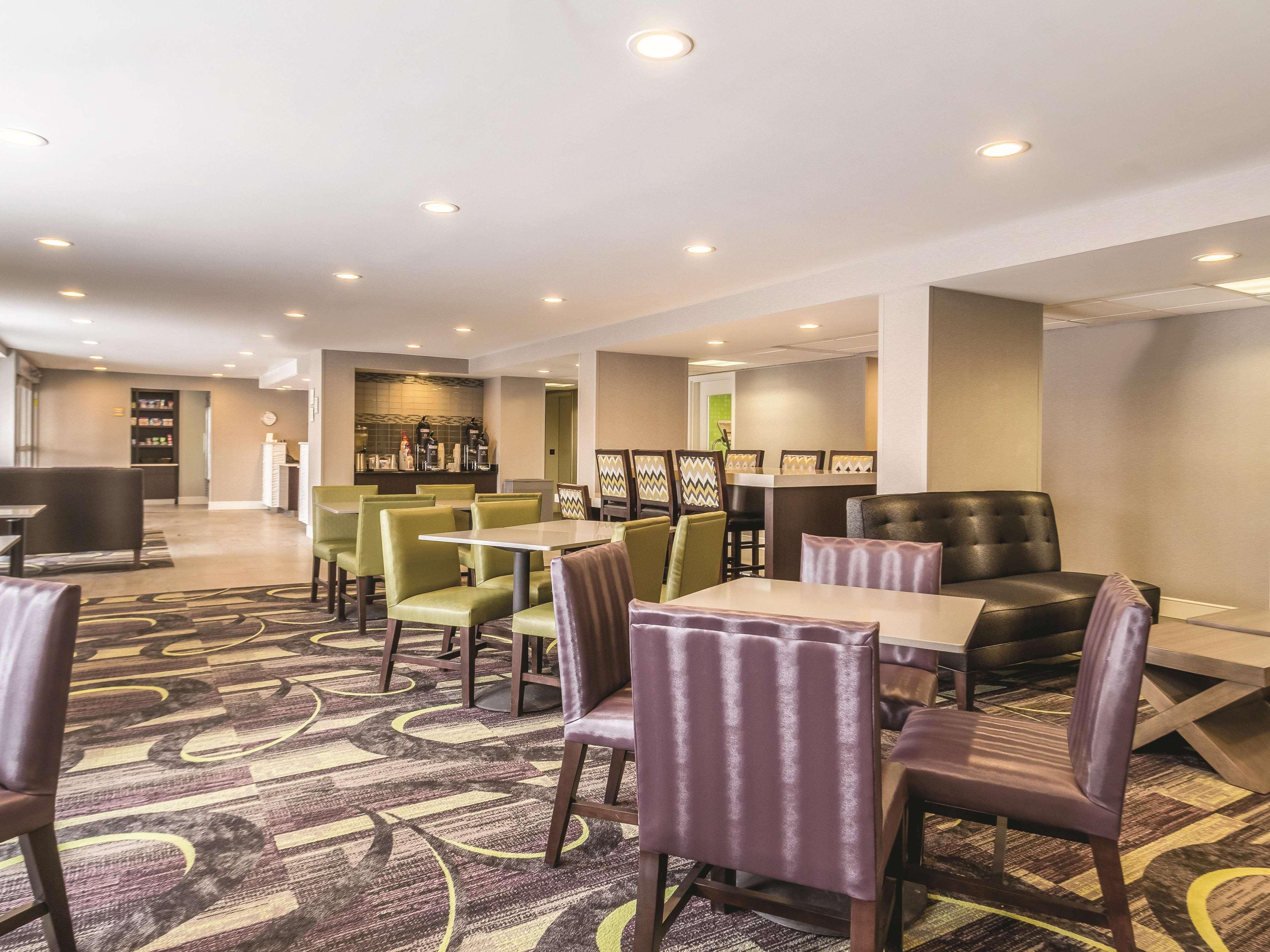 Hotel La Quinta By Wyndham Cleveland - Airport North Zewnętrze zdjęcie