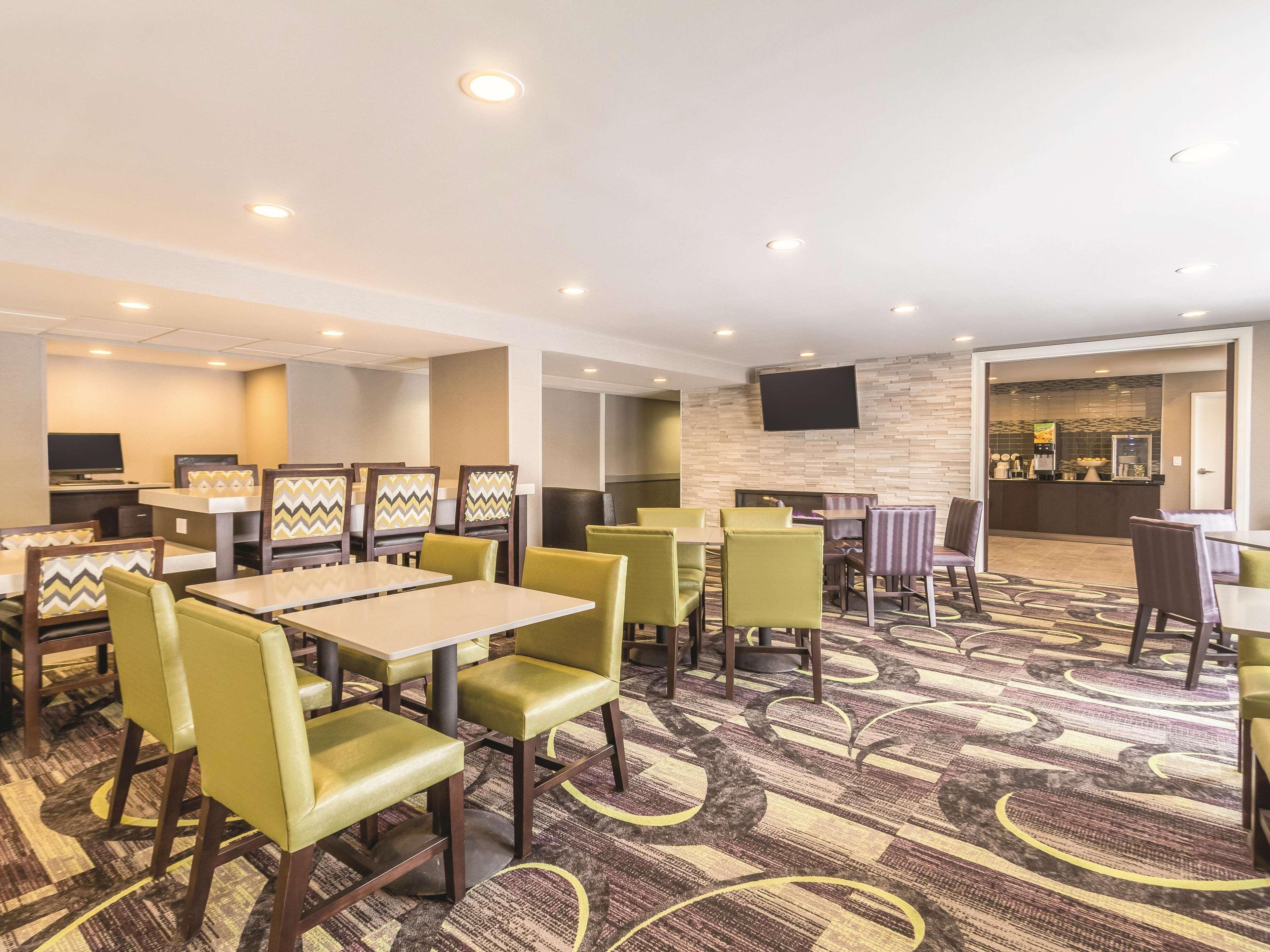 Hotel La Quinta By Wyndham Cleveland - Airport North Zewnętrze zdjęcie