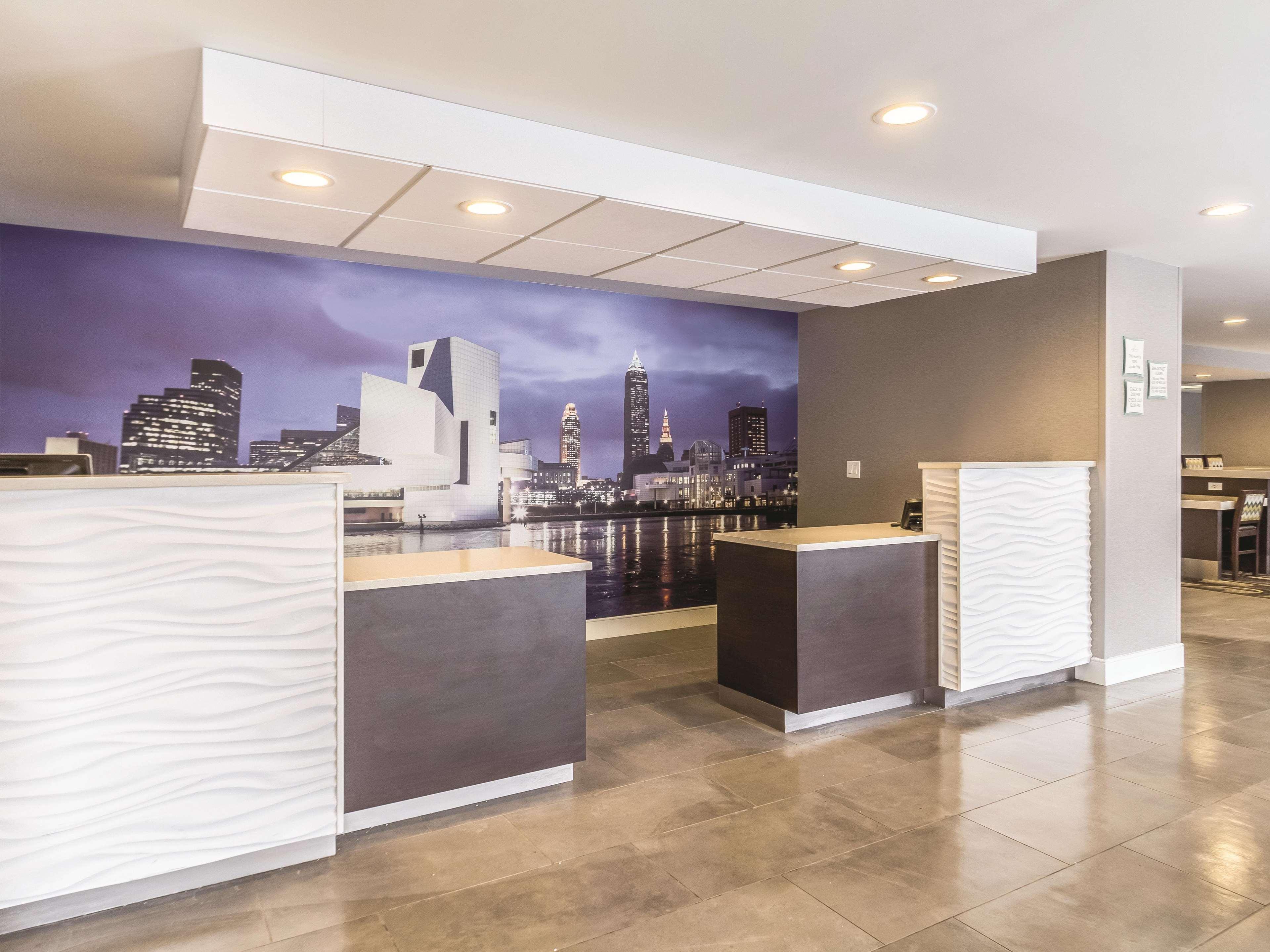Hotel La Quinta By Wyndham Cleveland - Airport North Zewnętrze zdjęcie