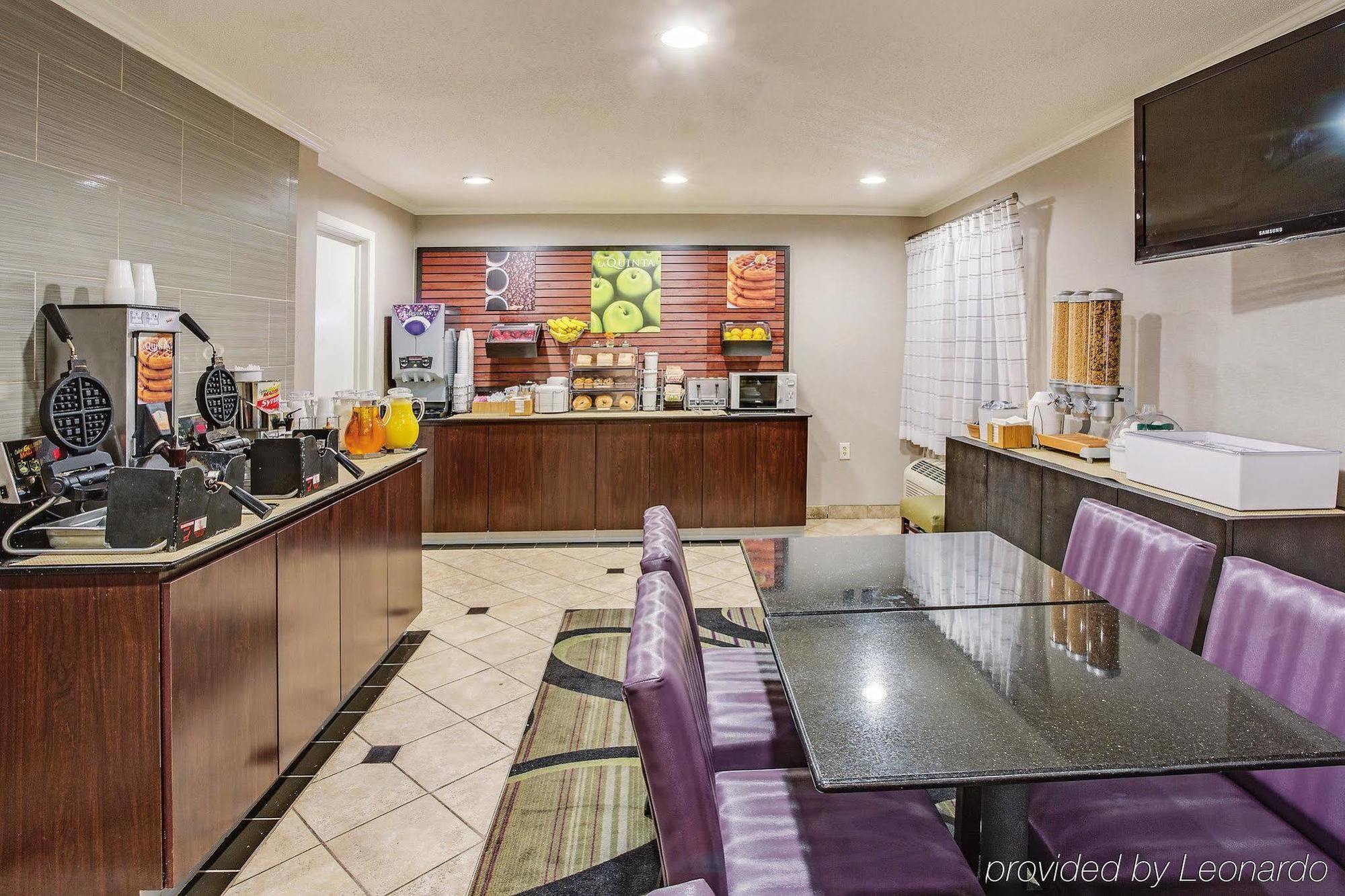 Hotel La Quinta By Wyndham Cleveland - Airport North Zewnętrze zdjęcie