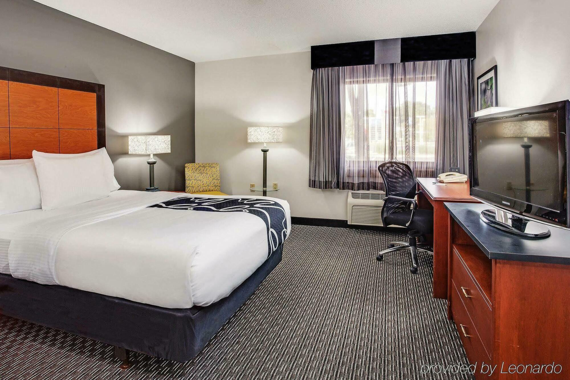 Hotel La Quinta By Wyndham Cleveland - Airport North Zewnętrze zdjęcie