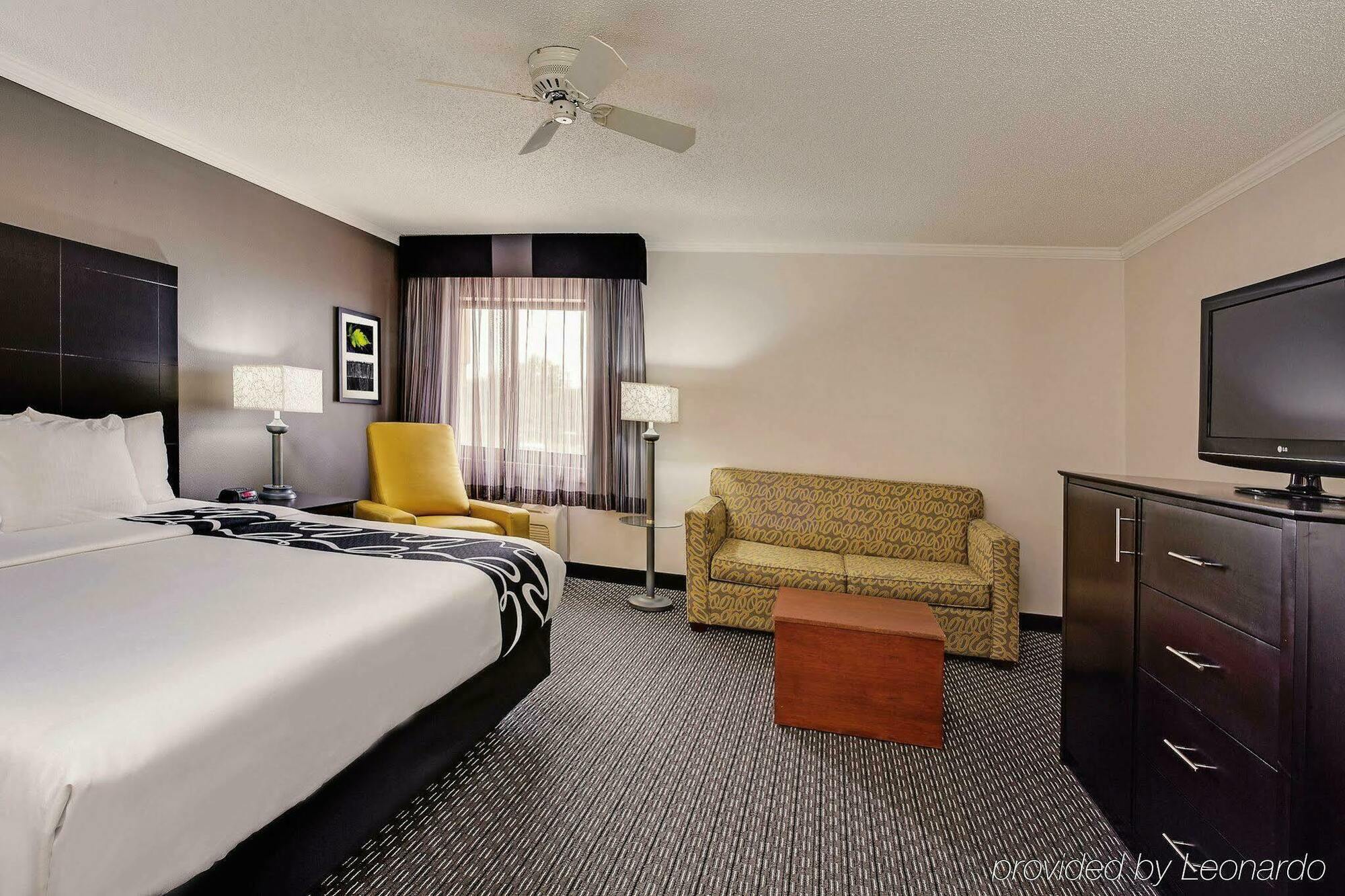 Hotel La Quinta By Wyndham Cleveland - Airport North Zewnętrze zdjęcie