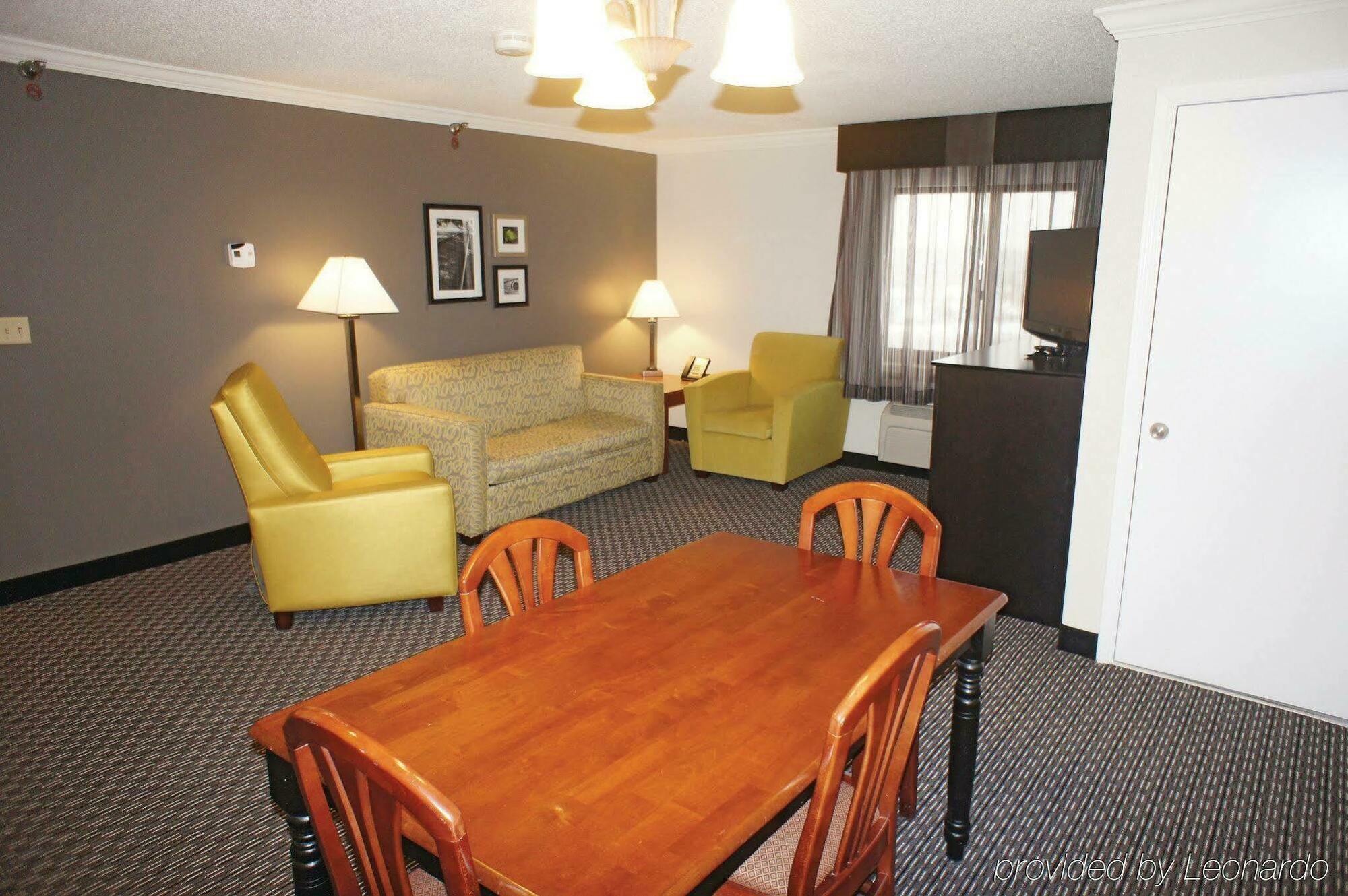 Hotel La Quinta By Wyndham Cleveland - Airport North Zewnętrze zdjęcie